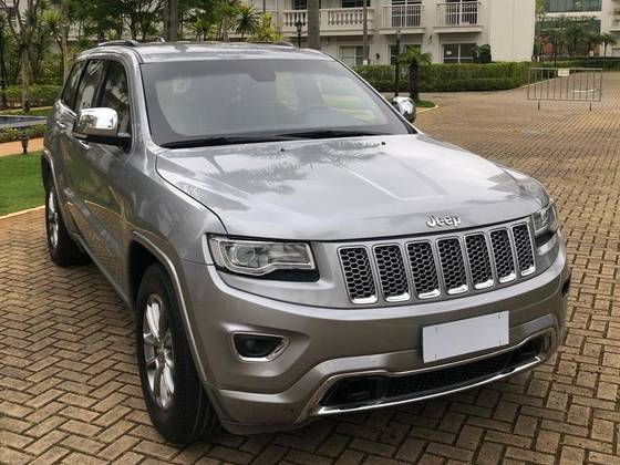 JEEP GRAND CHEROKEE 3.6 LAREDO 4X4 V6 24V GASOLINA 4P AUTOMÁTICO